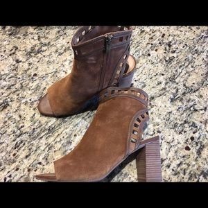 Suede open toed bootie